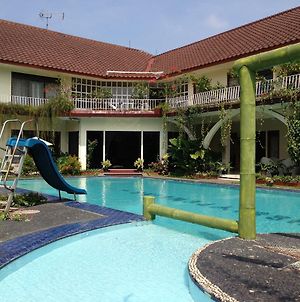 The Garden Syariah Hotel Bogor Exterior photo