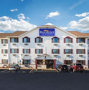 Baymont By Wyndham Cedar Rapids Hotel Exterior photo