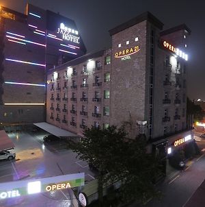 Opera 21 Hotel Jeonju Exterior photo