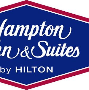 Hampton Inn & Suites Forest City Exterior photo