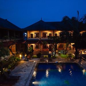 Tunjung Bali Inn Kuta  Exterior photo