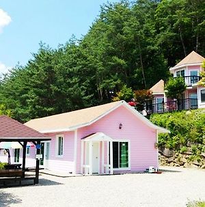 Pyeongchang Pink House Pension Exterior photo