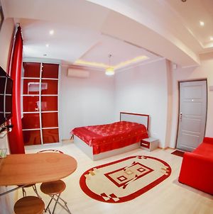 Lovely Studio Flat In The Center Of The City Chisinau Exterior photo