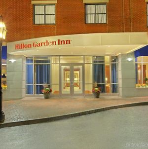 Hilton Garden Inn Portsmouth Downtown Exterior photo