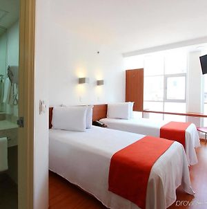 One Ciudad De Mexico Alameda Hotel Room photo