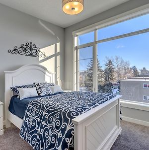 Three-Bedroom House With Balcony #33 Sunalta Downtown Calgary Exterior photo