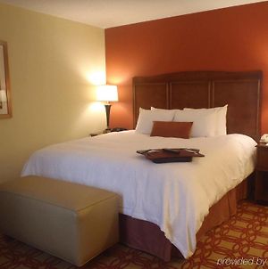 Hampton Inn & Suites Wiggins Room photo