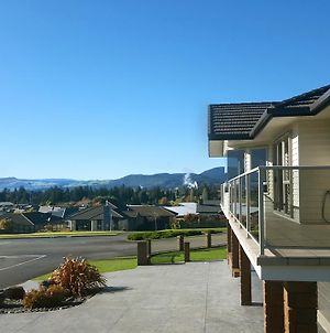 Rotorua Views Bnb And Apartment Exterior photo