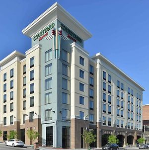 Courtyard By Marriott Wilmington Downtown/Historic District Hotel Exterior photo
