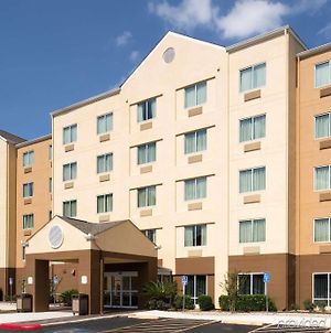 Fairfield Inn & Suites By Marriott San Antonio Airport/North Star Mall Exterior photo
