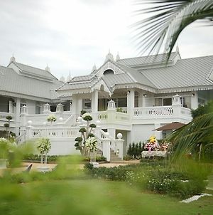 Nirvanan House Hotel Exterior photo
