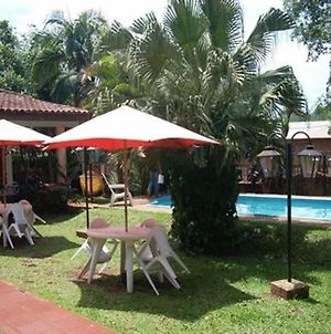 El Guembe Hostel House Puerto Iguazu Exterior photo
