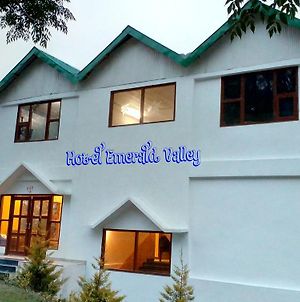Hotel Emerald Valley Chail Exterior photo