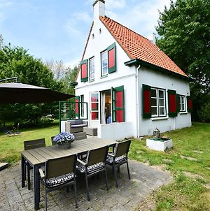 Quintessential Holiday Home In Ouddorp With Garden Exterior photo