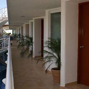 Suites Moon River Cancun Exterior photo