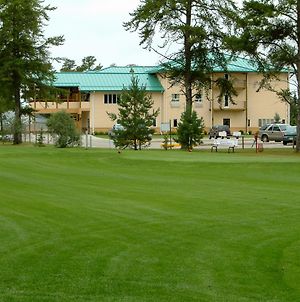 Northern Greens Resort And Conference Centre Nipawin Exterior photo
