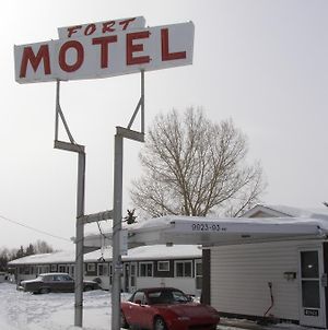 Fort Motel Fort Saskatchewan Exterior photo