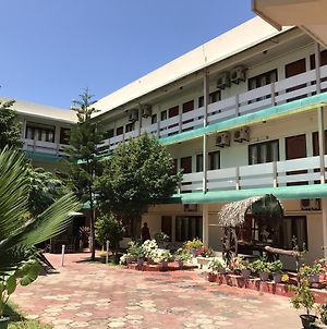 Gnaanams Hotel And Restaurant Jaffna Exterior photo