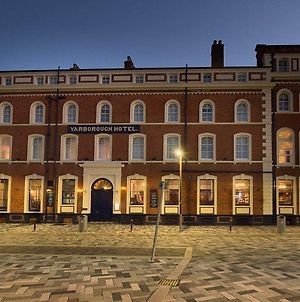 The Yarborough Hotel Wetherspoon Grimsby Exterior photo
