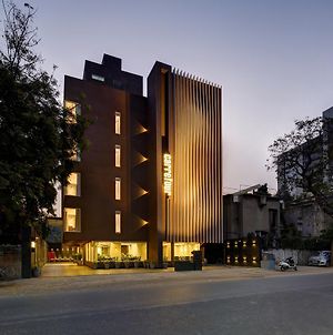 Hotel Carrefour Ahmedabad Exterior photo