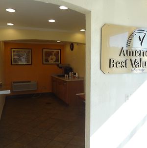 Americas Best Value Inn Goldsboro Exterior photo