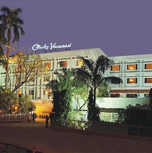 Clarks Hotel Varanasi Exterior photo