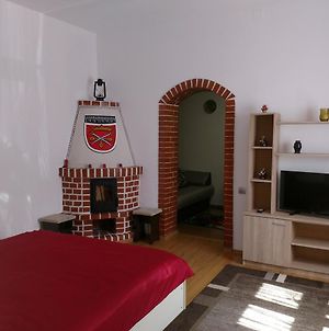 Vio'S Getaway Apartment Sibiu Exterior photo