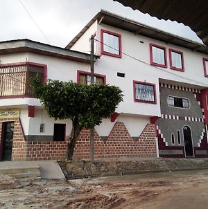 Sarisa House Hotel Iquitos Exterior photo