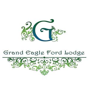 Grand Eagle Ford Lodge & Rv Nixon Exterior photo