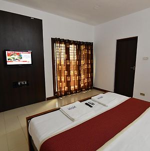 Lake View Hotel Madurai Exterior photo