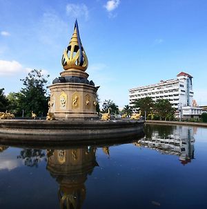 Chakungrao Riverview Hotel Kamphaeng Phet Exterior photo