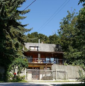 Szarvasko Nyaralo/ Deer Rock Cottage Esztergom Exterior photo