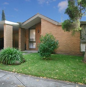 Wattle Holiday Rental Melbourne Exterior photo