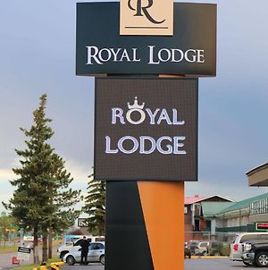 Royal Lodge Edmonton Exterior photo