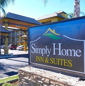 Simply Home Inn & Suites Riverside Exterior photo