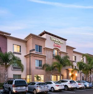 Towneplace Suites By Marriott San Diego Vista Exterior photo