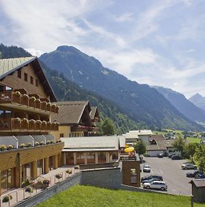 Berg-Spa & Hotel Zamangspitze Sankt Gallenkirch Exterior photo