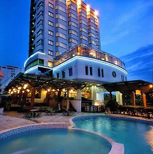 The Light Hotel Nha Trang Exterior photo
