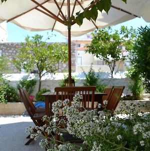 Twin House Spetses Hotel Exterior photo