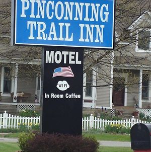 Pinconning Trail Inn Motel Exterior photo
