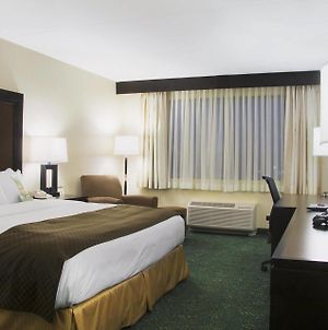 Doubletree By Hilton Chicago/Alsip Hotel Room photo