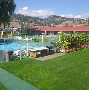 Okanagan Seasons Resort Kelowna Exterior photo