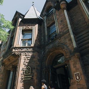Auberge Bishop - Hostel Montreal Exterior photo