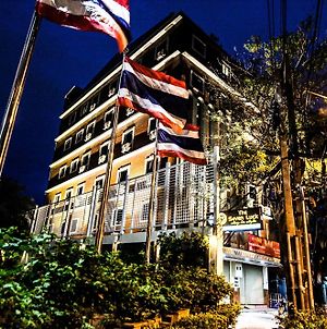 The Seven Luck Hotel Bangkok Exterior photo