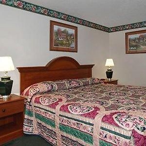 Econo Lodge Airport South Bend Room photo