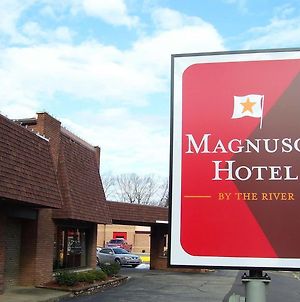 Magnuson By The River Hotel Marietta Exterior photo
