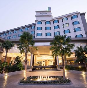 The Grand Riverside Hotel Phitsanulok Exterior photo