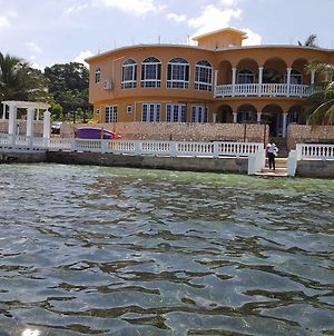 Waters Edge Villa Montego Bay Exterior photo