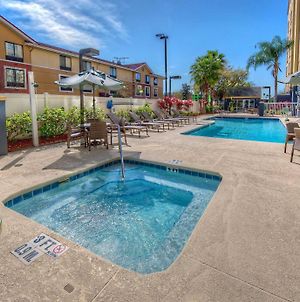 Fairfield Inn And Suites By Marriott Orlando Near Universal Orlando Exterior photo