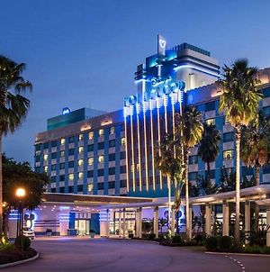 Disney'S Hollywood Hotel Lantau Island  Exterior photo